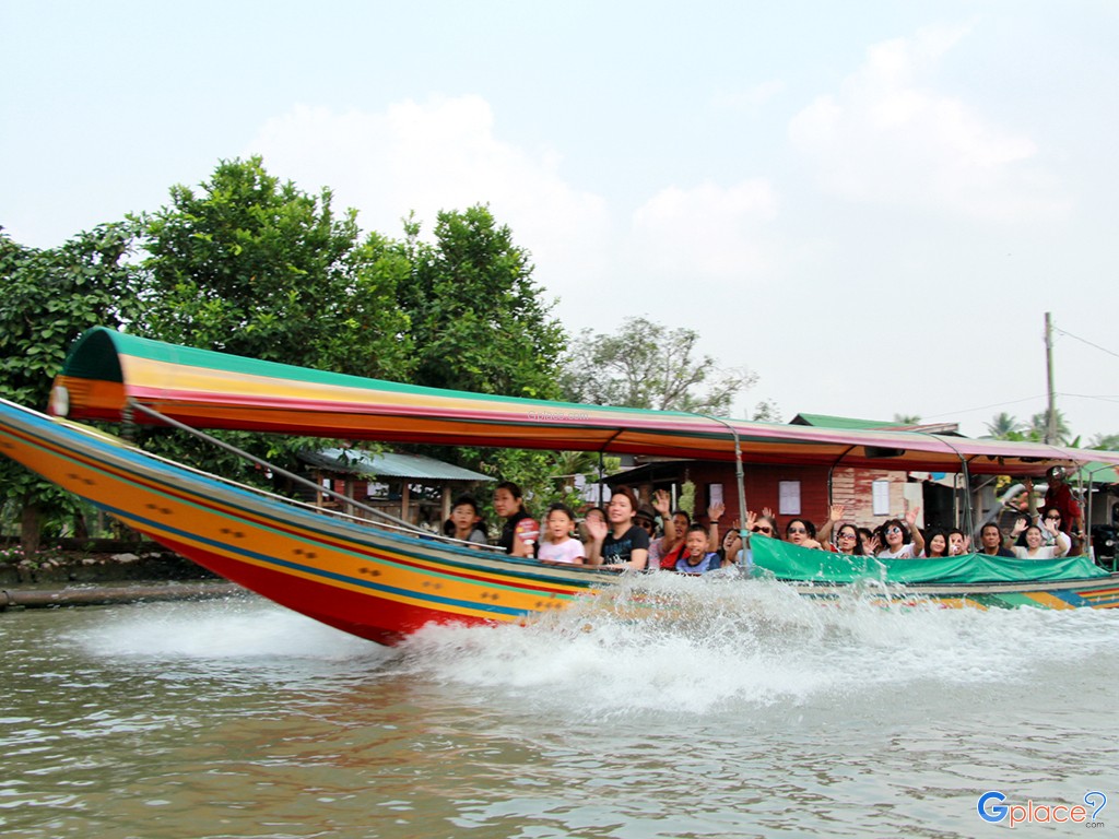 ตลาดน้ำ ใกล้กรุง